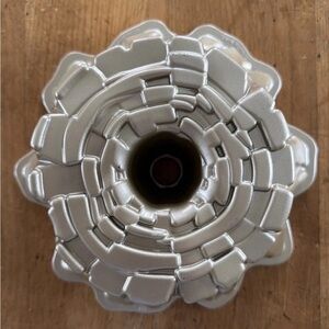 Nordicware Williams Sonoma STUMP DE NOEL Tree Bundt Pan 10 Cups